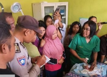 Bayi laki-laki umur sekitar 2 minggu ditemukan di pinggir Jalinsum Simangumban Taput. 