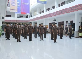 16 pejabat di lingkungan Kejati Sumut dilantik.