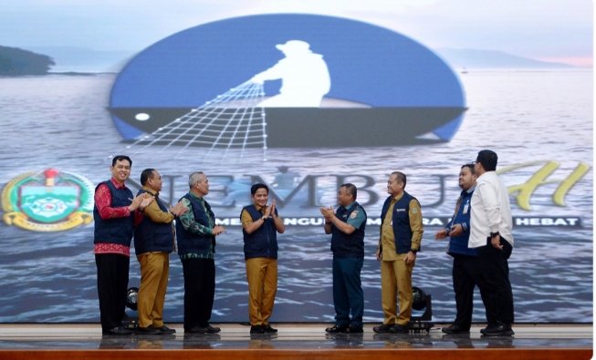 Penjabat (Pj) Gubernur Sumatera Utara (Sumut) Hassanudin saat peluncuran Program Nelayan Membangun Sumatera Utara Hebat (NEMBUSH). (Diskominfo Sumut)