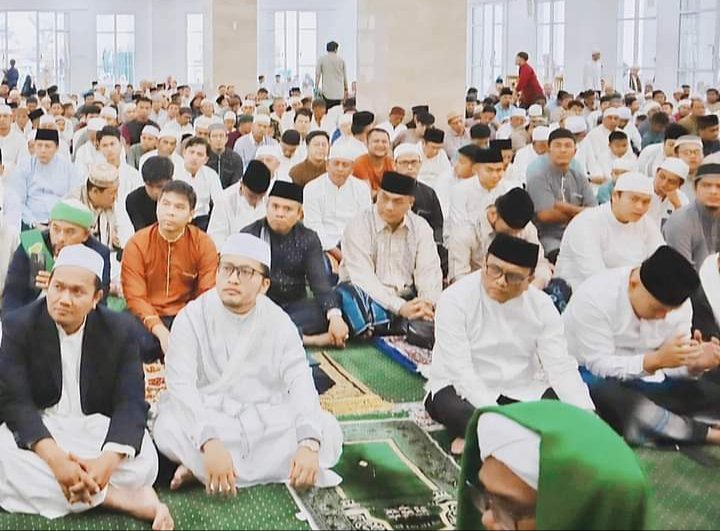 Pj.Wali Kota Padangsidimpuan Letnan Dalimunthe sholat Idul Adha 1445 H di Masjid Al-Abror Padangsidimpuan. (IST)