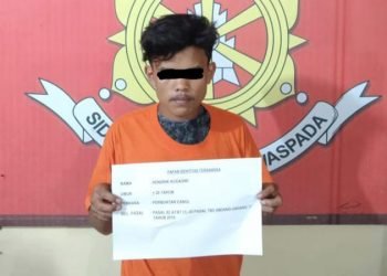 Tersangka HK diamankan di Polres Dairi. 