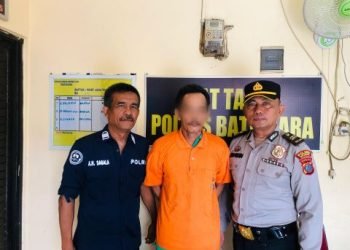 R, oknum guru diamankan Polres Batu Bara.