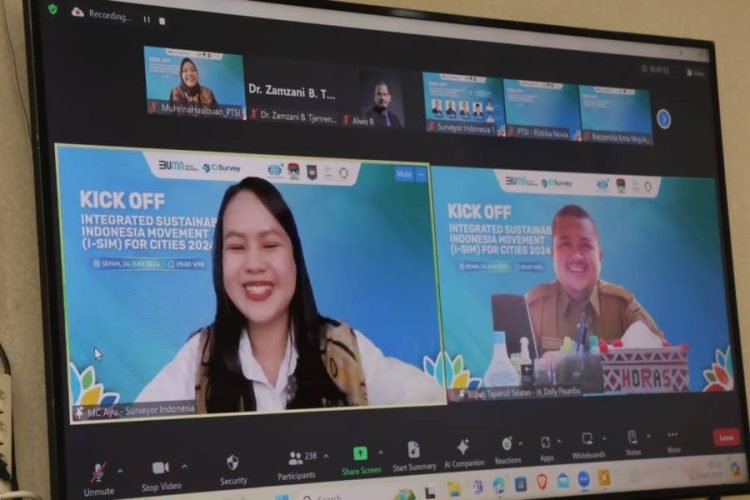 Bupati Tapsel Dolly Pasaribu  menjadi pembicara dihadapan Wali Kota se-Indonesia pada Kick-Off Integrated Sustainability Indonesia Movement (I-SIM) for Cities 2024 melalui zoom meeting. (IST)