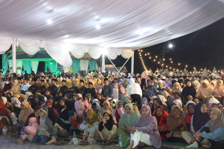 Masyarakat sangat antusias menyaksikan penutupan MTQ ke-39 Tingkat Provsu tahun 2024 di Sipirok.(IST)