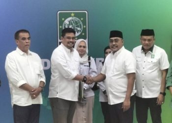 Bobby Nasution dan Wakil Ketua Umum PKB Jazilul Fawaid (kanan) di kantor DPP PKB, Jakarta Pusat, Kamis (4/7/2024).