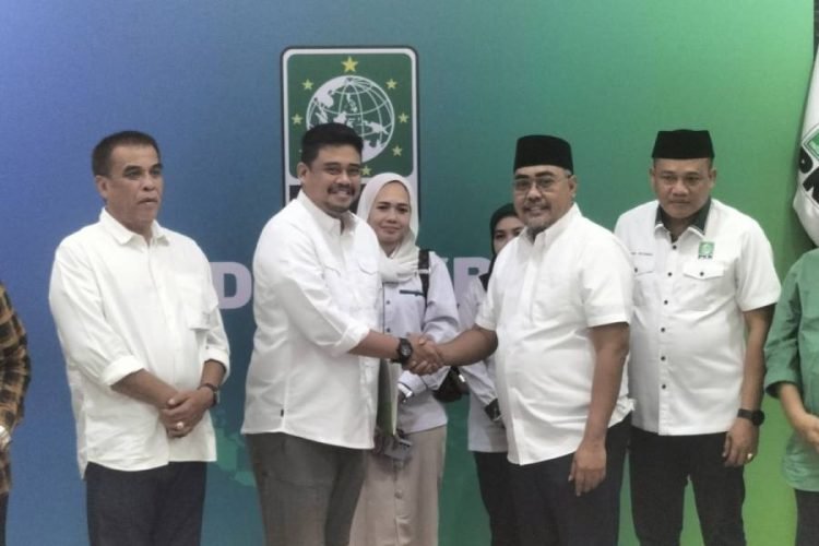 Bobby Nasution dan Wakil Ketua Umum PKB Jazilul Fawaid (kanan) di kantor DPP PKB, Jakarta Pusat, Kamis (4/7/2024).