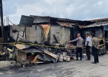 Rumah wartawan Tribrata TV Sempurna Pasaribu di Kabupaten Karo dibakar.