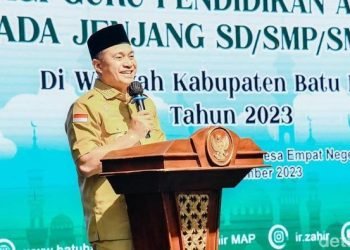 Eks Bupati Batu Bara Zahir.