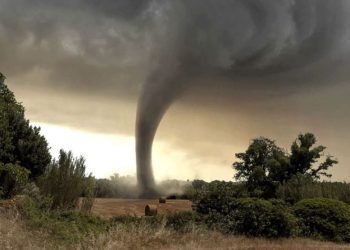 Ilustrasi puting beliung.