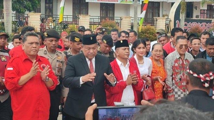 Pasangan Eddy Berutu-Depriwanto Sitohang.