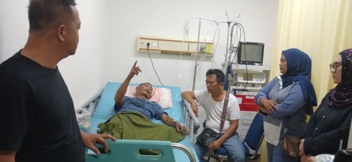 Salah satu korban terseret arus Sungai Bah Bolon, Supianto menjalani perawatan. 