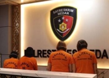 Empat terduga pelaku penjualbelikan bayi diamankan Sat Reskrim Polrestabes Medan. 