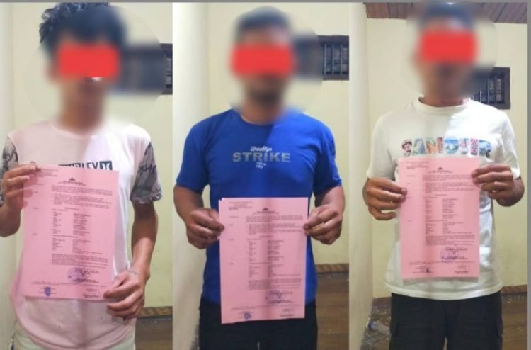 Para tersangka diamankan.