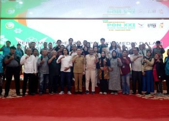 Pj Gubernur Sumatera Utara (Sumut) Agus Fatoni bertemu dan berdiskusi dengan para pelaku media di Aula Tengku Rizal Nurdin Jalan Sudirman Medan, Jumat (2/8). Pertemuan tersebut membahas peran media dalam mensukseskan PON XXI 2024 dan pembangunan Sumut. (Diskominfo Provsu).
