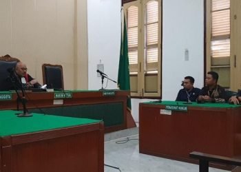 Suasana sidang praperadilan mantan Bupati Batu Bara Zahir di PN Medan.