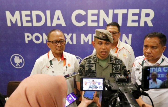 Penanggung jawab Pelaksanaan Opening & Closing Ceremony PON XXI/2024 Aceh Sumut wilayah Sumut, M. Mahfullah Pratama Daulay saat memberikan keterangan pers. (Dok)