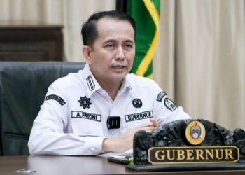 Pj. Gubernur Sumut, Agus Fatoni saat diwawancarai oleh CNN Indonesia secara video conference di Rumah Dinas Gubernur Sumut, Jalan Sudirman No. 41, Medan, Sabtu (14/9/2024). (DISKOMINFO SUMUT)

 
