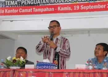 Sambutan Bupati Toba Poltak Sitorus pada pertemuan Forum Umat Beragama. (IST)