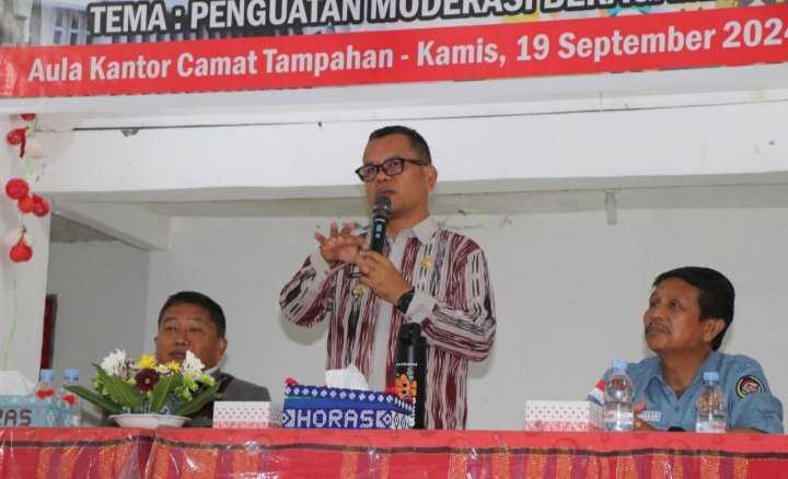 Sambutan Bupati Toba Poltak Sitorus pada pertemuan Forum Umat Beragama. (IST)