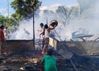 Ditinggal ke Ladang, Rumah Ketua BKMT Aek Bilah Tapsel hangus terbakar. 