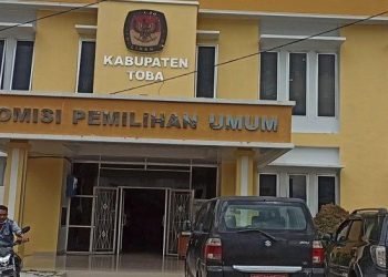 Kantor KPU Toba.