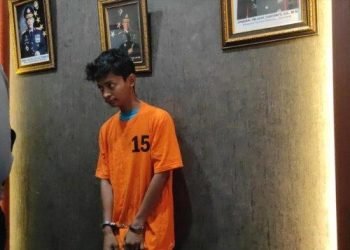 Gilang Prasetya alias Ucok dituntut penjara selama 10 tahun karena dinilai terbukti melakukan pembunuhan terhadap Panji Satria (32) merupakan abang tirinya.
