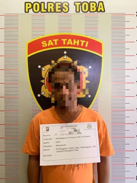 Terduga pelaku bandar sabu dan ekstasi inisial ditangkap Satresnarkoba Polres Toba.