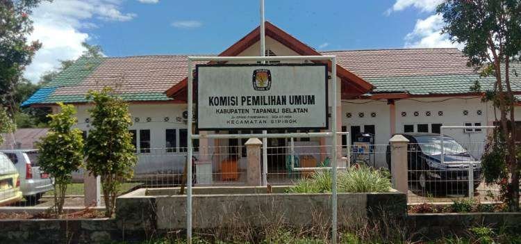 Kantor KPU Tapsel.