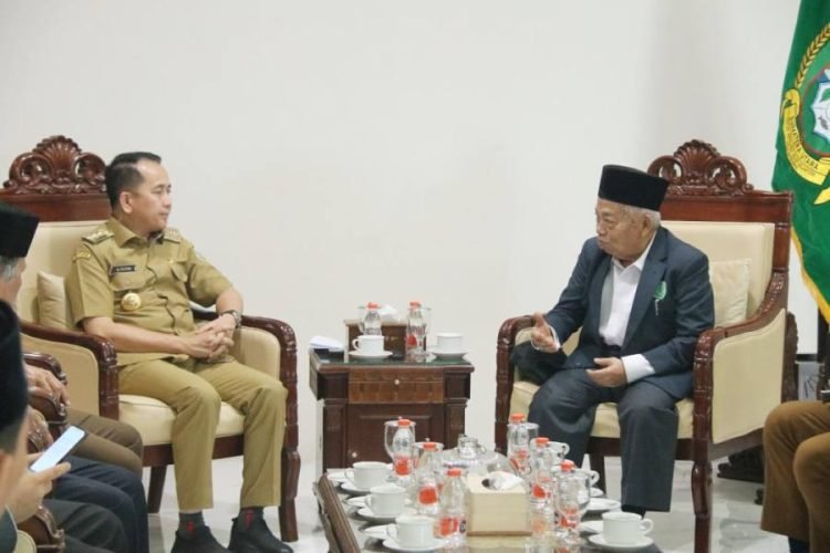 Penjabat (Pj) Gubernur Sumatera Utara (Sumut) Agus Fatoni menerima kunjungan Pengurus Majelis Ulama Indonesia (MUI) Sumut di ruang kerja Kantor Gubernur Sumut Jalan Diponegoro Nomor 30 Medan, Selasa (3/9/2024).
 (Diskominfo Sumut)
