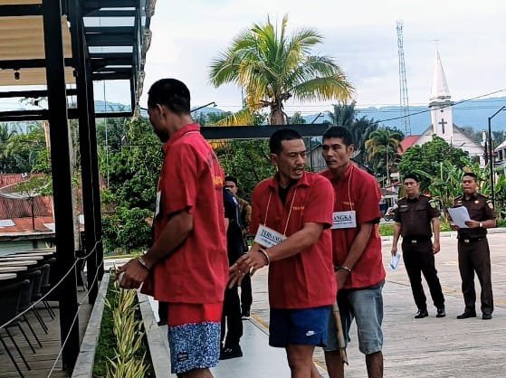 Rekontruksi di KFC Balige.