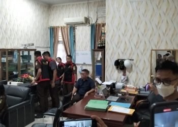 Tim khusus pemberantasan korupsi Kejari Sibolga menggeledah salah satu kantor dinas milik Pemkab Tapteng terkait kasus dugaan korupsi di BPBD Tapteng, tahun anggaran 2017. 