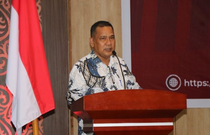 Ketua KPU Toba Sugar Fernando Sibarani. (IST)