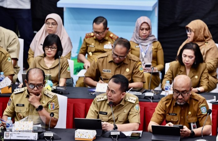 Penjabat (Pj) Gubernur Sumatera Utara (Sumut) Agus Fatoni menghadiri Rapat Koordinasi (Rakor) Pengendalian Inflasi tahun 2024 bersama Menteri Dalam Negeri (Mendagri) Tito Karnavian. Kegiatan ini berlangsung di Gedung Sasana Bhakti Praja Kemendagri, Jakarta, Senin (7/10/2024). (DISKOMINFO SUMUT)