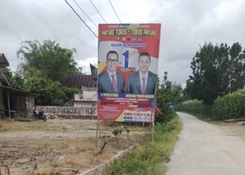 Baliho Paslon Petahana. (IST)