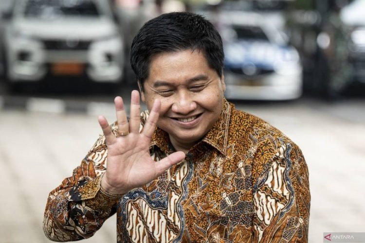 Maruarar Sirait.