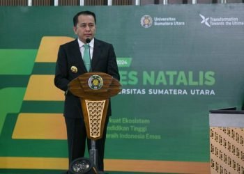 Pj Gubernur Sumut Agus Fatoni menghadiri Sidang Terbuka Dies Natalis ke-72 Universitas Sumatera Utara (USU) yang diselenggarakan di Auditorium USU, Jalan Dr. Mansyur, Medan, Selasa (15/10/2024). (Diskominfo Sumut)