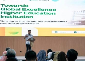 Rektor USU Prof Muryanto Amin saat simulasi dan gladi bersih visitasi akreditasi Internasional Foundation for International Business Administration Accreditation (FIBAA). 