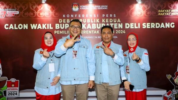 dr Asri Ludin Tambunan dan Lom Lom Suwondo.