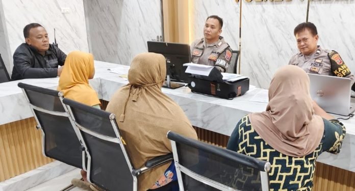 Ibu korban melapor ke Polres Padangsidimpuan. 