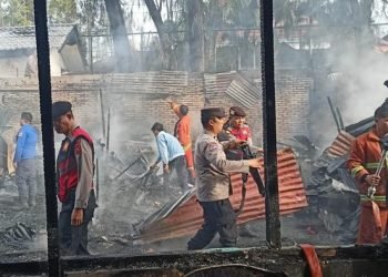 Empat rumah dan satu mobil hangus terbakar di Karo.
