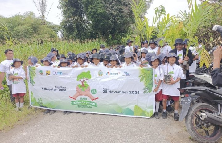 Masyarakat dan Pelajar merayakan Hari Menanam Pohon Indonesia. (IST)
