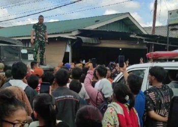 Warga saat aksi ke Armed 2/Kilap Sumagan. 