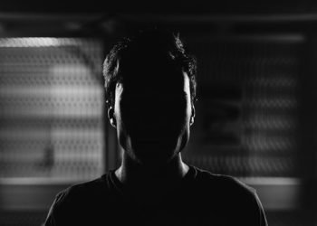 Nikson alias Ucok sempat kabur usai memukul ibunya menggunakan tabung gas ukuran 3 kilogram. 