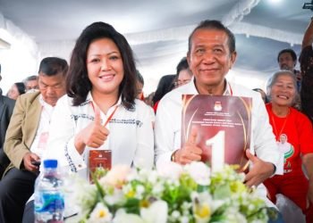 Satika Simamora-Sarlandy Hutabarat.