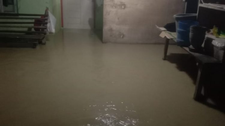 Ratusan rumah warga terendam banjir di Desa Penggalian, Kecamatan, Tebing Syahbandar, Kabupaten Sergai.