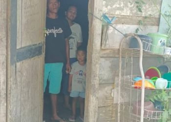 Tempat tinggal tidak layak dihuni Masryadi bersama Istri dan anak. (IST)