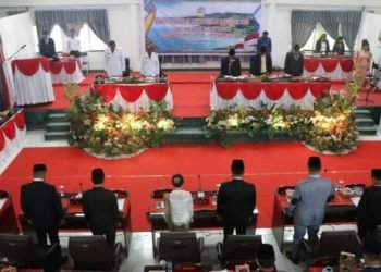 Rapat paripurna HUT ke-26 Kabupaten Toba. (IST)