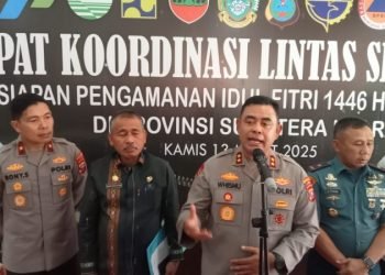 Kapolda Sumut, Irjen Whisnu Hermawan Februanto menyampaikan penjelasan kesiapan Operasi Ketupat Toba 2025. 