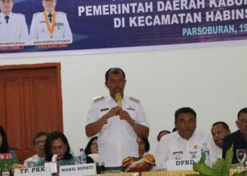 Wakil Bupati Toba Audi Murphy O. Sitorus memberikan arahan dan bimbingan pada Musrenbang Kec. Habinsaran. (IST)