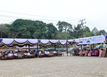 Bupati Tapsel Gus Irawan Pasaribu dan Wakil Bupati Tapsel Jafar Syahbudin Ritonga dan Masyarakat Angkola Timur pada Safari Ramadhan Tapsel. (IST)